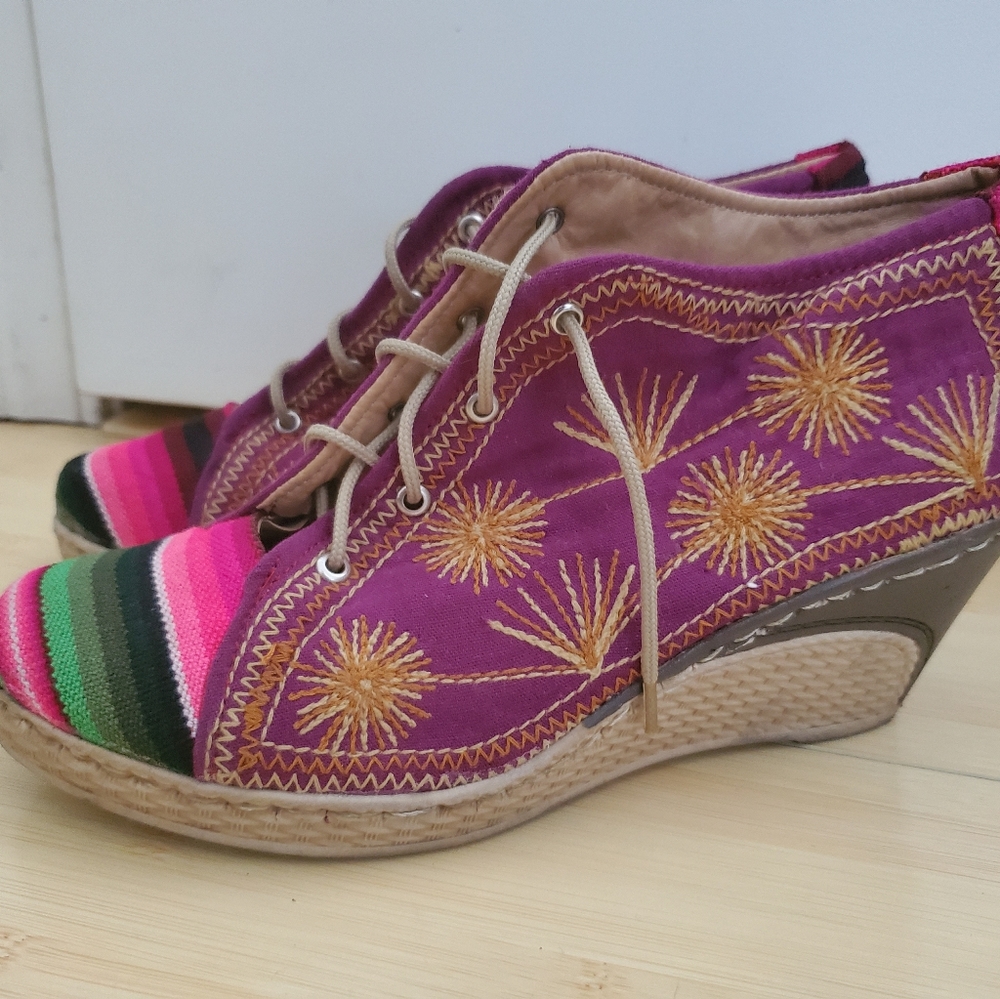 Authentic Mexican Patterned Espadrilles - Picture 2 of 4